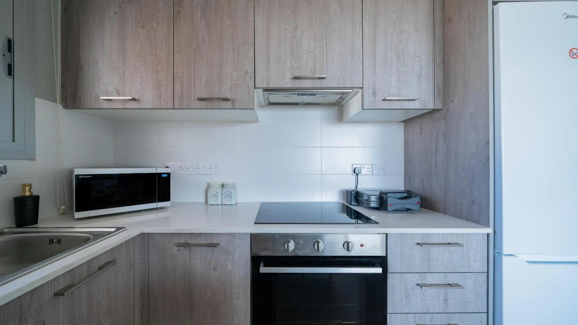 Apartment Majestic Sunset Salt Lake Views 300M From Beach Larnaca Cyprus