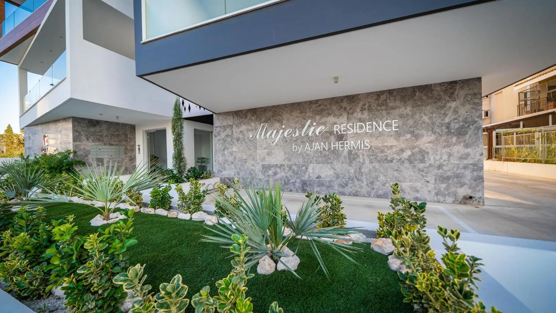 Apartment Majestic Sunset Salt Lake Views 300M From Beach Larnaca Cyprus