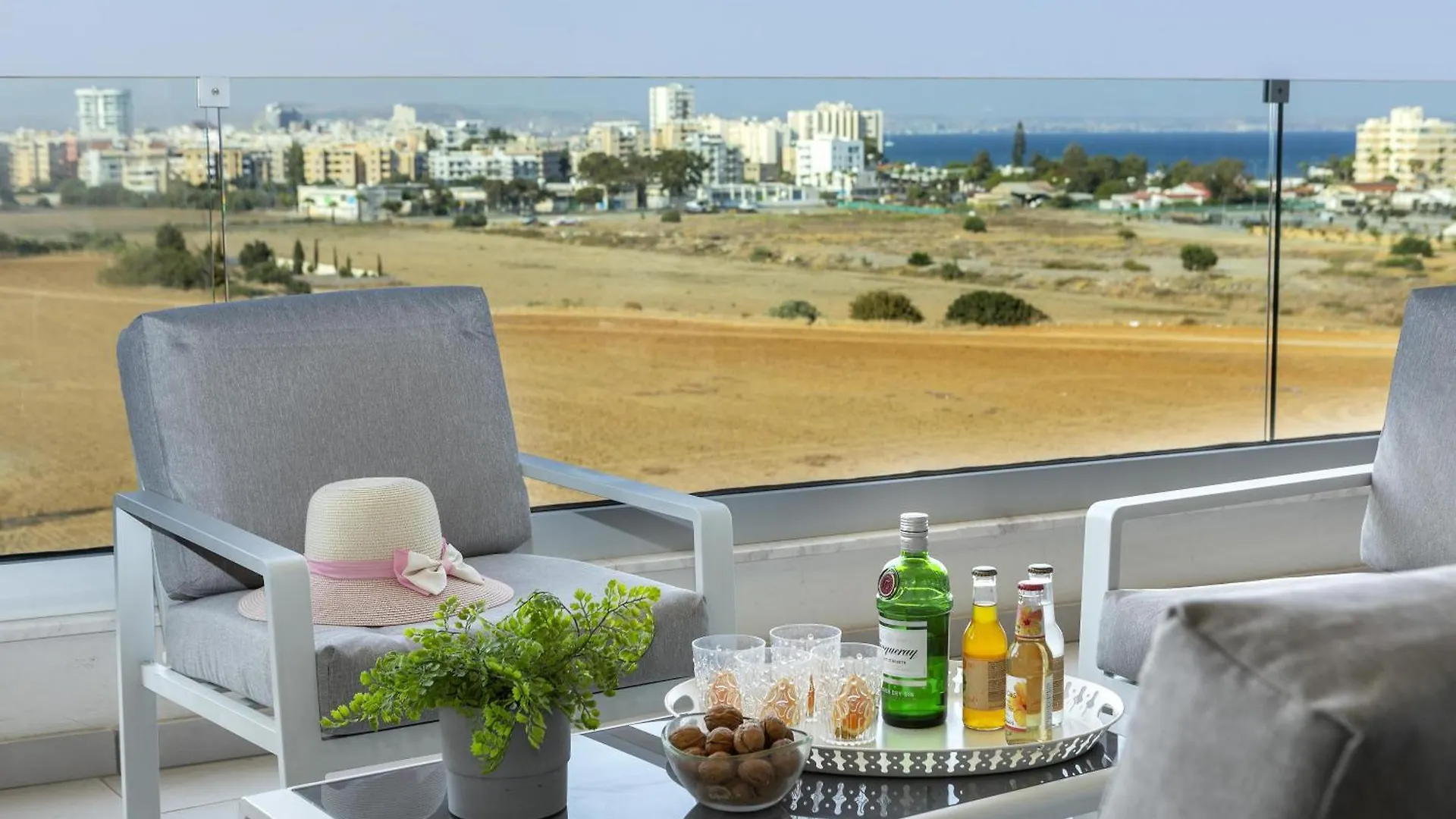 Apartment Majestic Sunset Salt Lake Views 300M From Beach Larnaca Cyprus