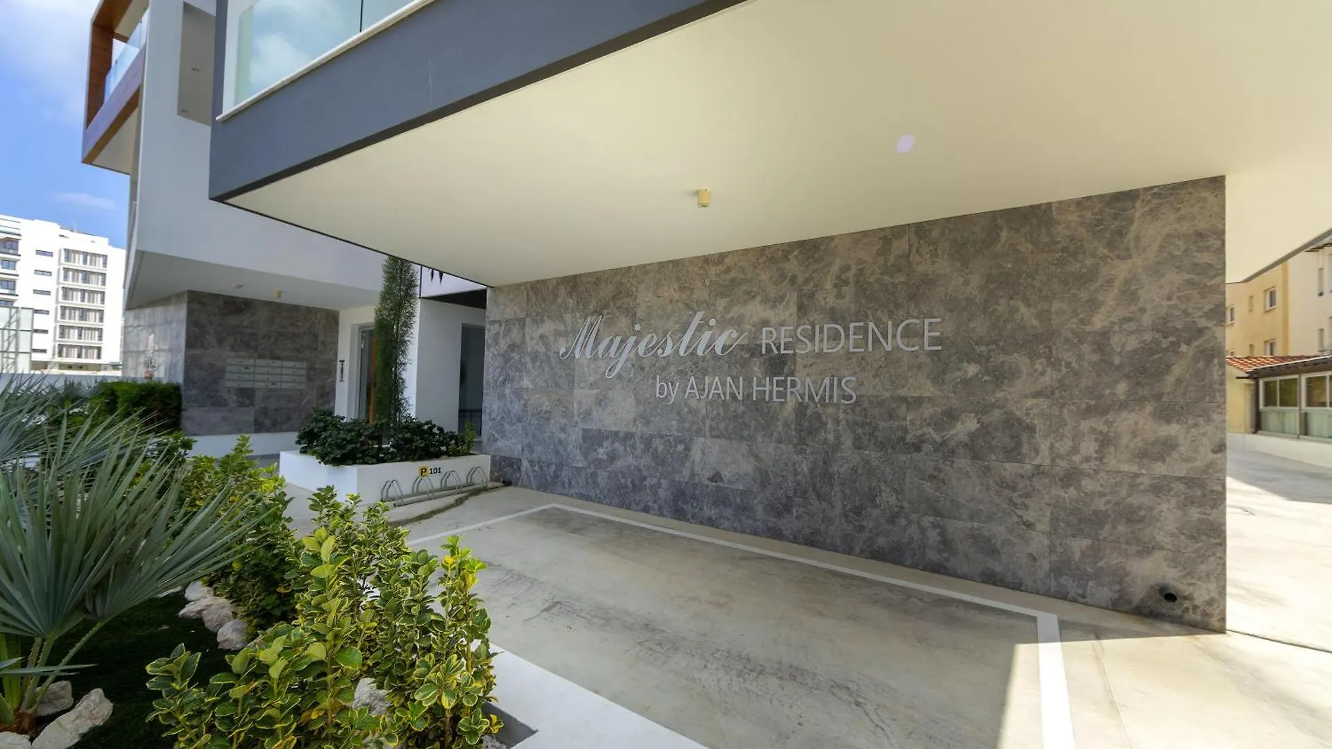 Apartment Majestic Sunset Salt Lake Views 300M From Beach Larnaca Cyprus