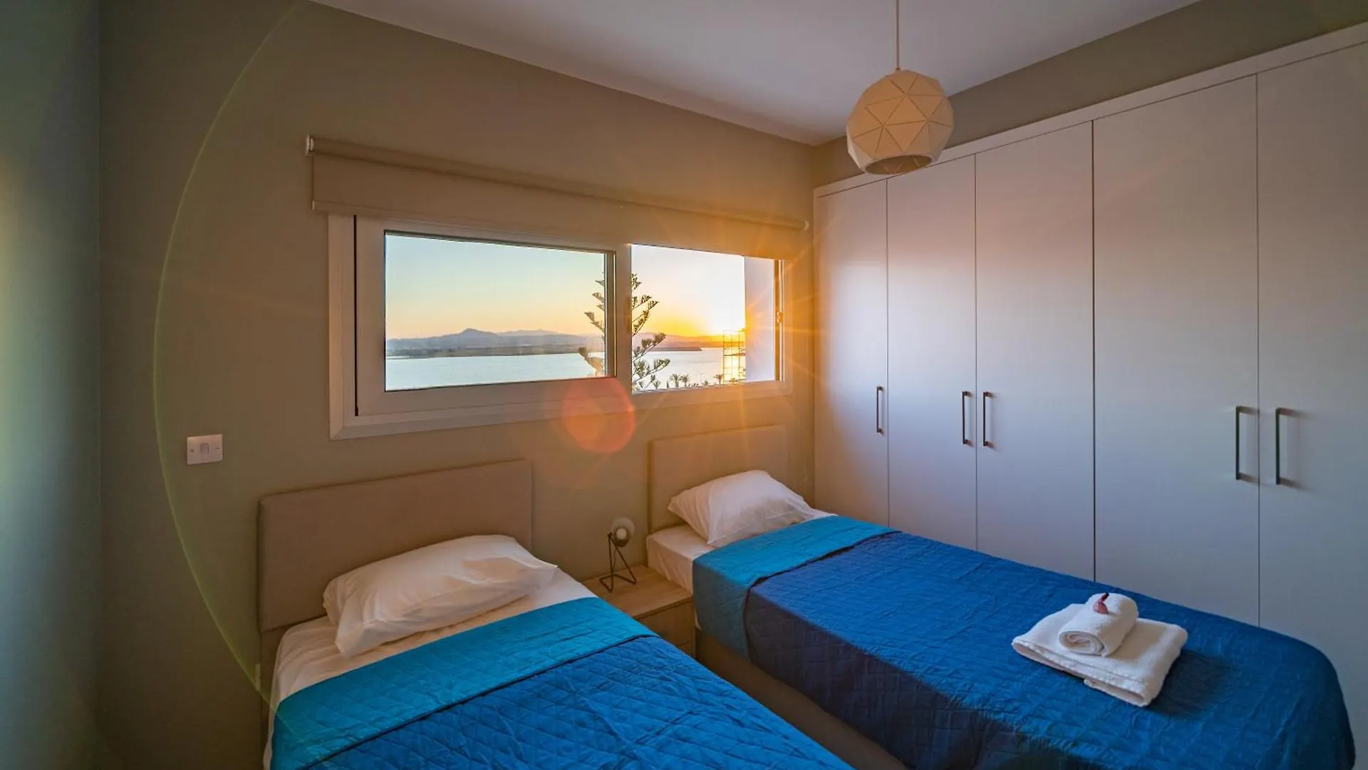 Majestic Sunset Salt Lake Views 300M From Beach Larnaca 0*,